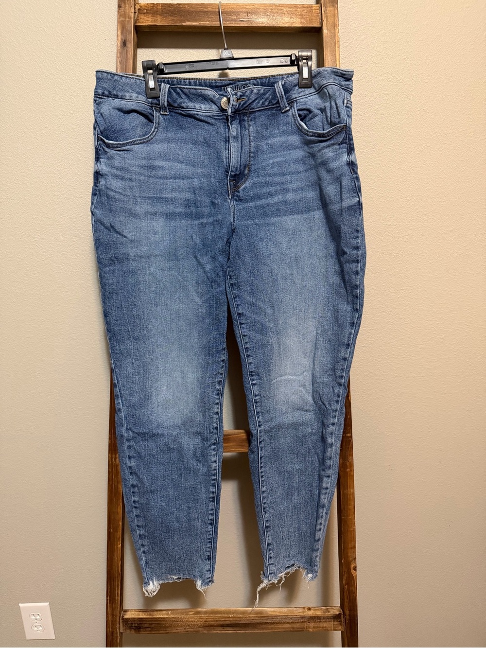Maurices Medium Blue Cropped Frayed-Hem Jeans